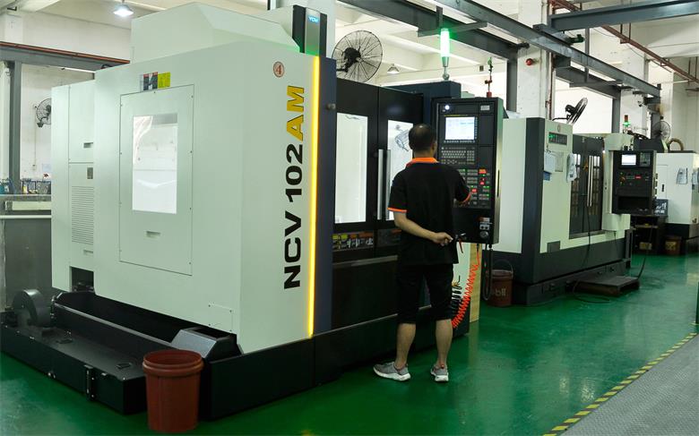 Plastic injection mold making and manufacturing in China